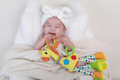 常宁三个月宝宝正确抱姿 常宁三个月宝宝正确抱姿